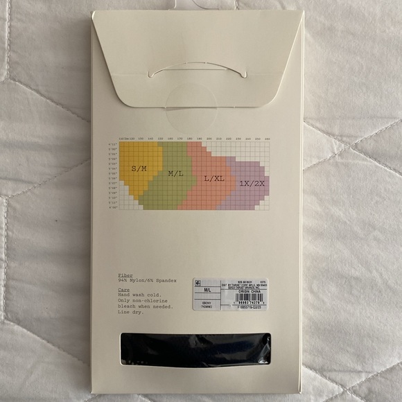 Trellis Fishnet Tights - Picture 4 of 4